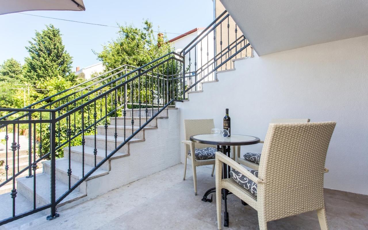 Apartments With A Parking Space Baska, Krk - 18808 Экстерьер фото